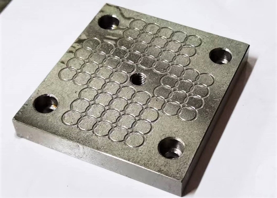 P20 NAK80 CNCの設計かサンプルを一致するプラスチック部品を機械で造る製粉の部品CNC